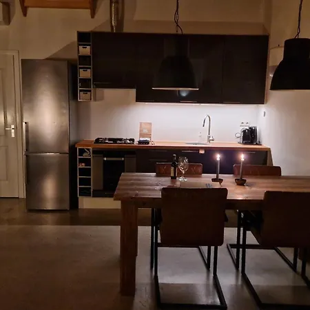 De Varkensstal Semesterbostad