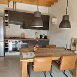De Varkensstal * De Heurne